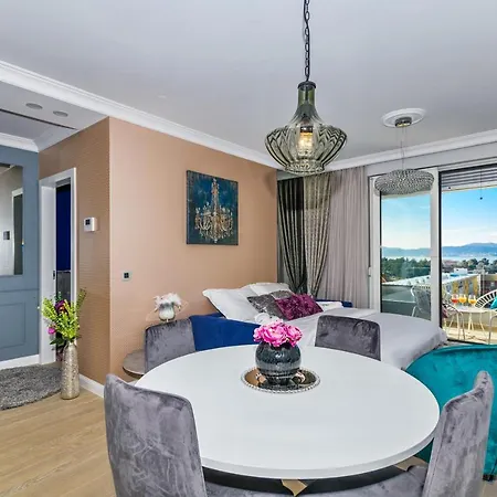 Divine Luxury Blue Zadar